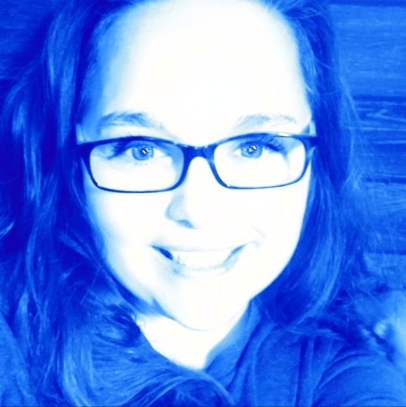 Meet your Posher, Heather - Picture 2 of 2